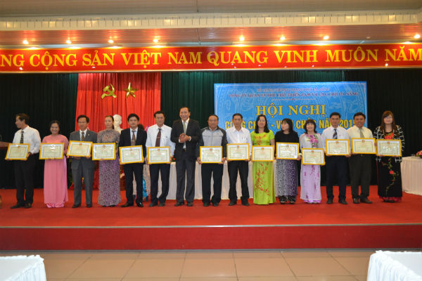 15 1 2014 08-hoi-nghi-can-bo-vien-chuc-cong-ty-quan-ly-hoi-cho-trien-lam-va-cac-cho-da-nang-nam-2015