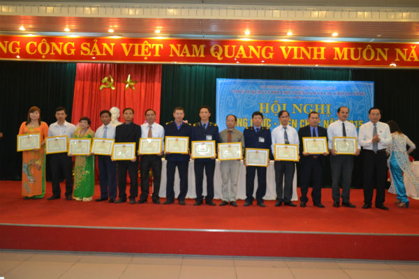15 1 2014 09-hoi-nghi-can-bo-vien-chuc-cong-ty-quan-ly-hoi-cho-trien-lam-va-cac-cho-da-nang-nam-2015