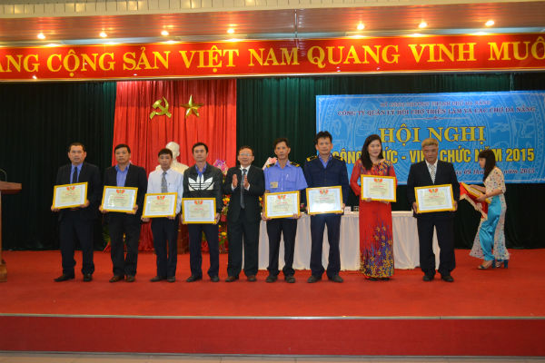 15 1 2014 14-hoi-nghi-can-bo-vien-chuc-cong-ty-quan-ly-hoi-cho-trien-lam-va-cac-cho-da-nang-nam-2015